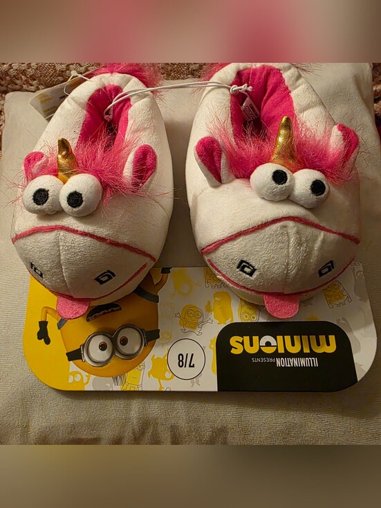 Minions Other - Minions Movie Fluffy Unicorn Kids Slippers, Sz 7/8, NWT